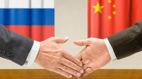 Náhledový obrázek - Spojenectví proti Západu. Obchod mezi Ruskem a Čínou vzkvétá, dochází ale k velkému přebytku přepravních kontejnerů