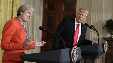 Náhledový obrázek - Trump kritizuje Mayovou. Její brexitový plán prý ohrozí dohodu USA s Británií