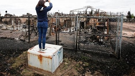 Náhledový obrázek - Sen o ropném bohatství ve Fort McMurray skončil v plamenech