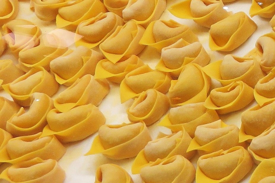 cappelletti: plněné těstoviny ve tvaru malých kloboučků