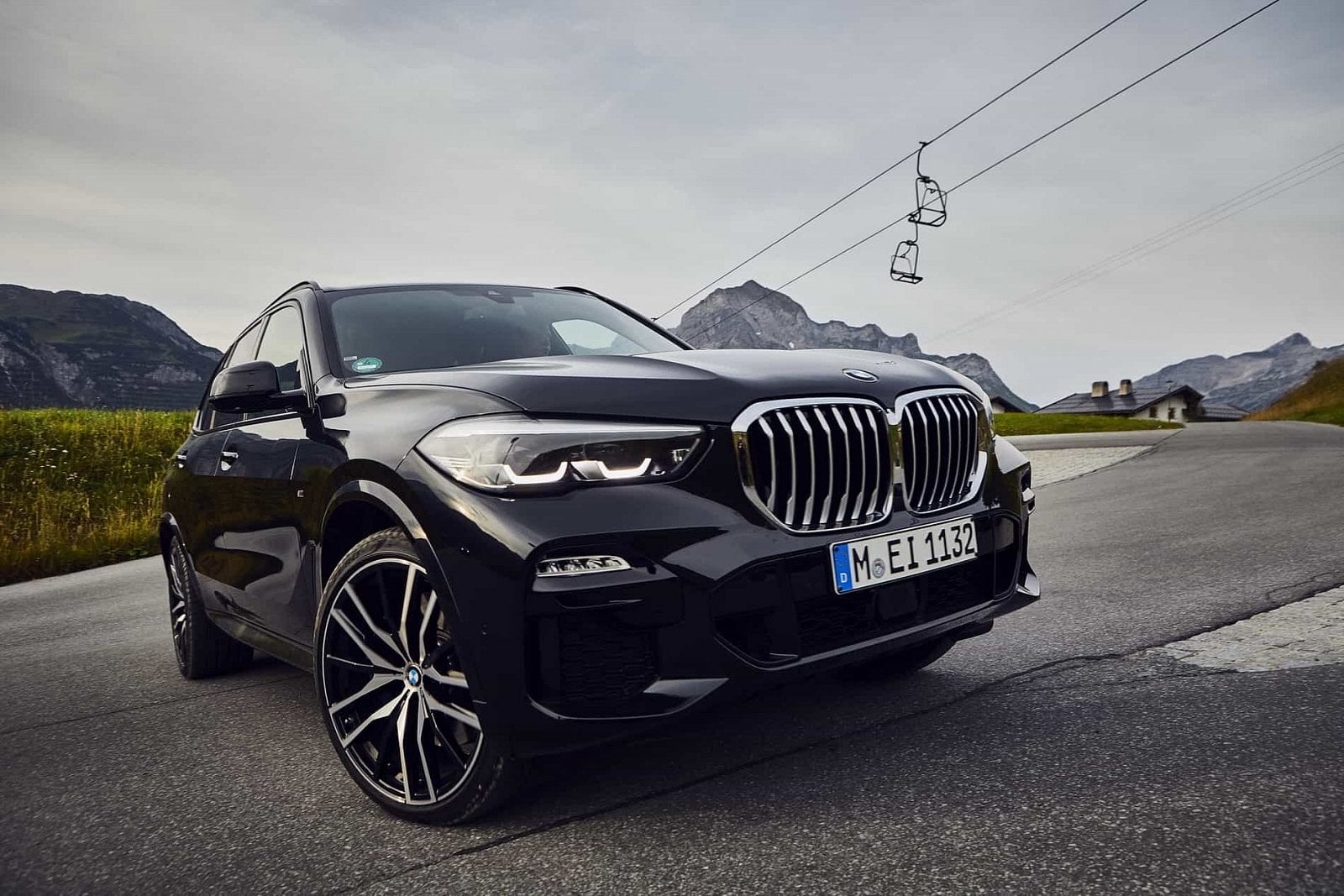 2019-08-BMW-X5-45e_13.jpg