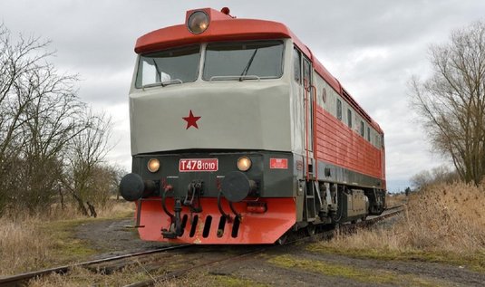 Basový koncert. Jak se jede v legendární lokomotivě t 478.1 Euro.cz