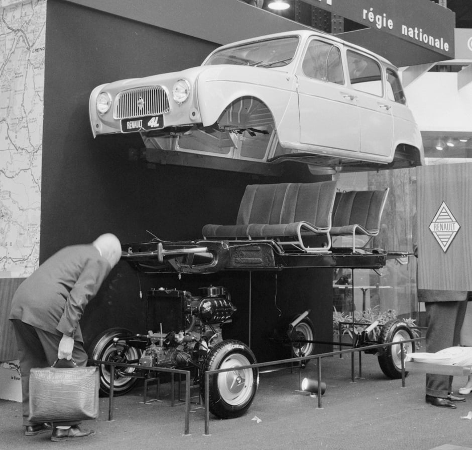 „Jak to tam všechno poskládali?“ – táže se asi návštěvník jedné z expozic s novým Renaultem