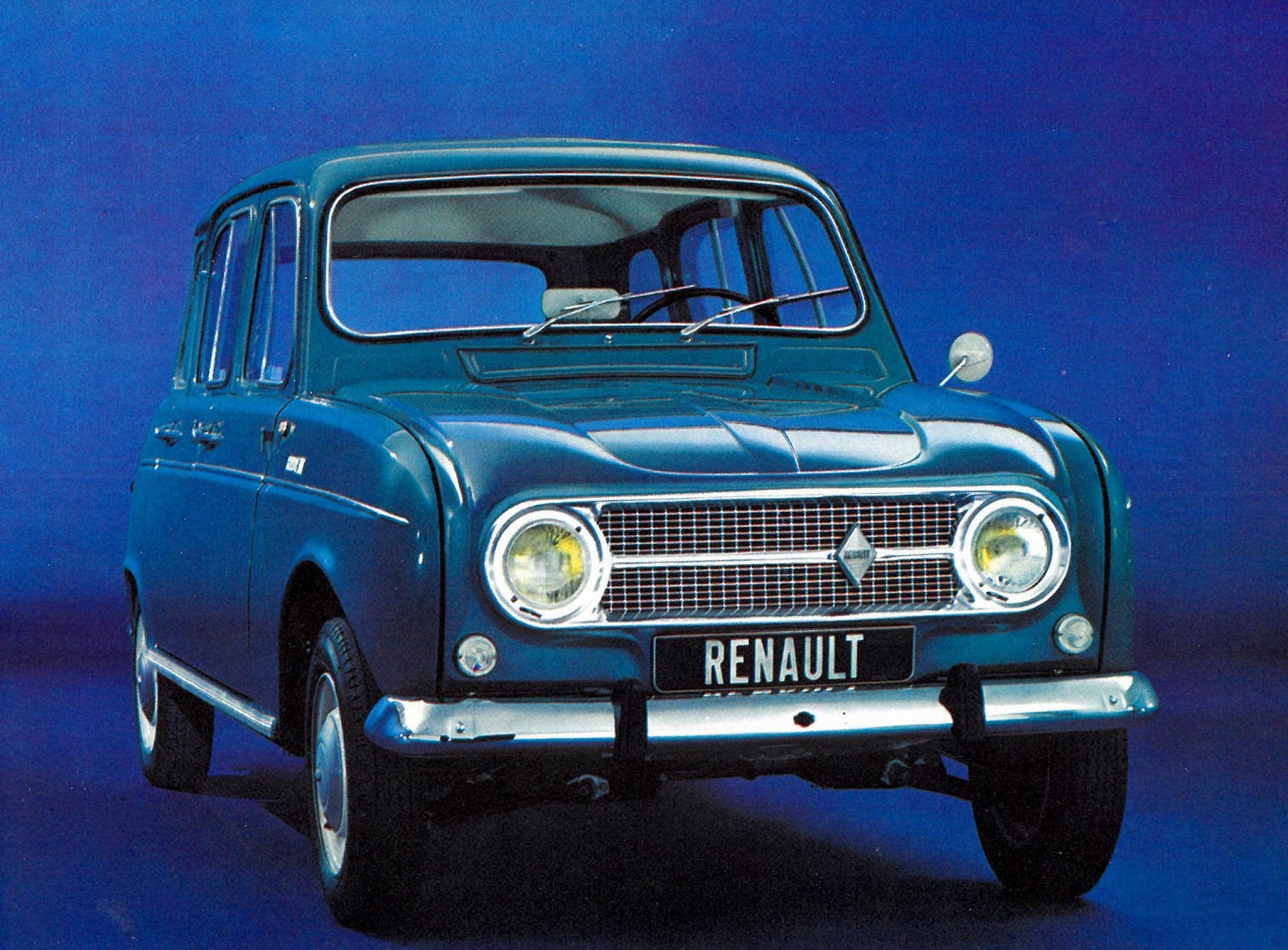 V roce 1968 se „čtyřka“ prodávala už s inovovanou maskou chladiče. Je to asi nejznámější provedení