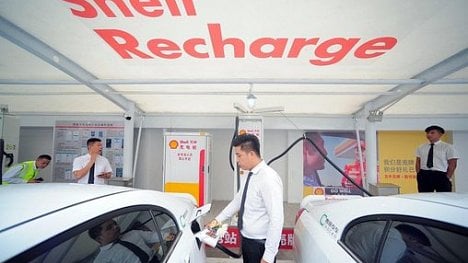 Náhledový obrázek - Revoluce u pumpy: ropný gigant Shell věří elektromobilům