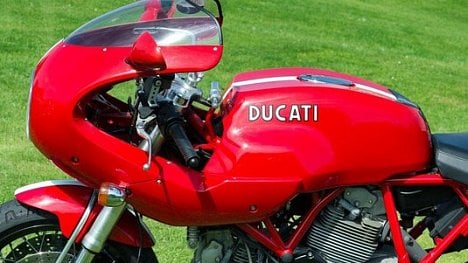 Náhledový obrázek - Vnitřní spory a odpor odborů. Volkswagen pozastavil prodej motocyklové divize Ducati