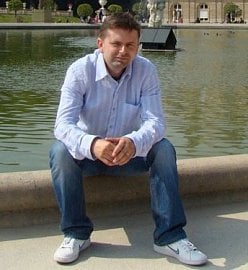 Autor: Seznam.cz Ivan Mikula, manažer oddělení Business Developmentu společnosti Seznam. Jeho úkolem je „vyhledávat a rozvíjet formy distribuce obsahu Seznam.cz“.