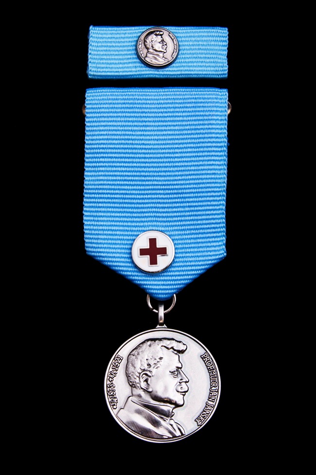Uděluje se za 20 odběrů. Předává OS ČČK na slavnostním shromáždění.
