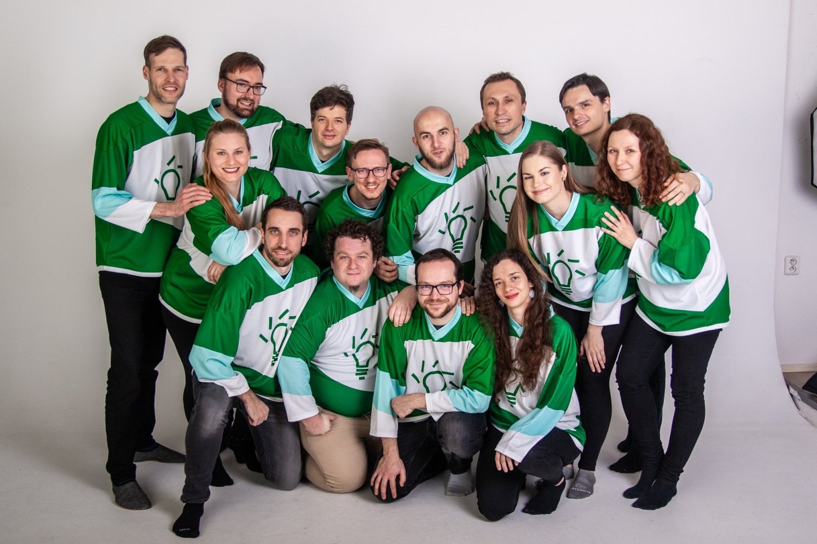 Improvizační skupina Poločas Nápadu.