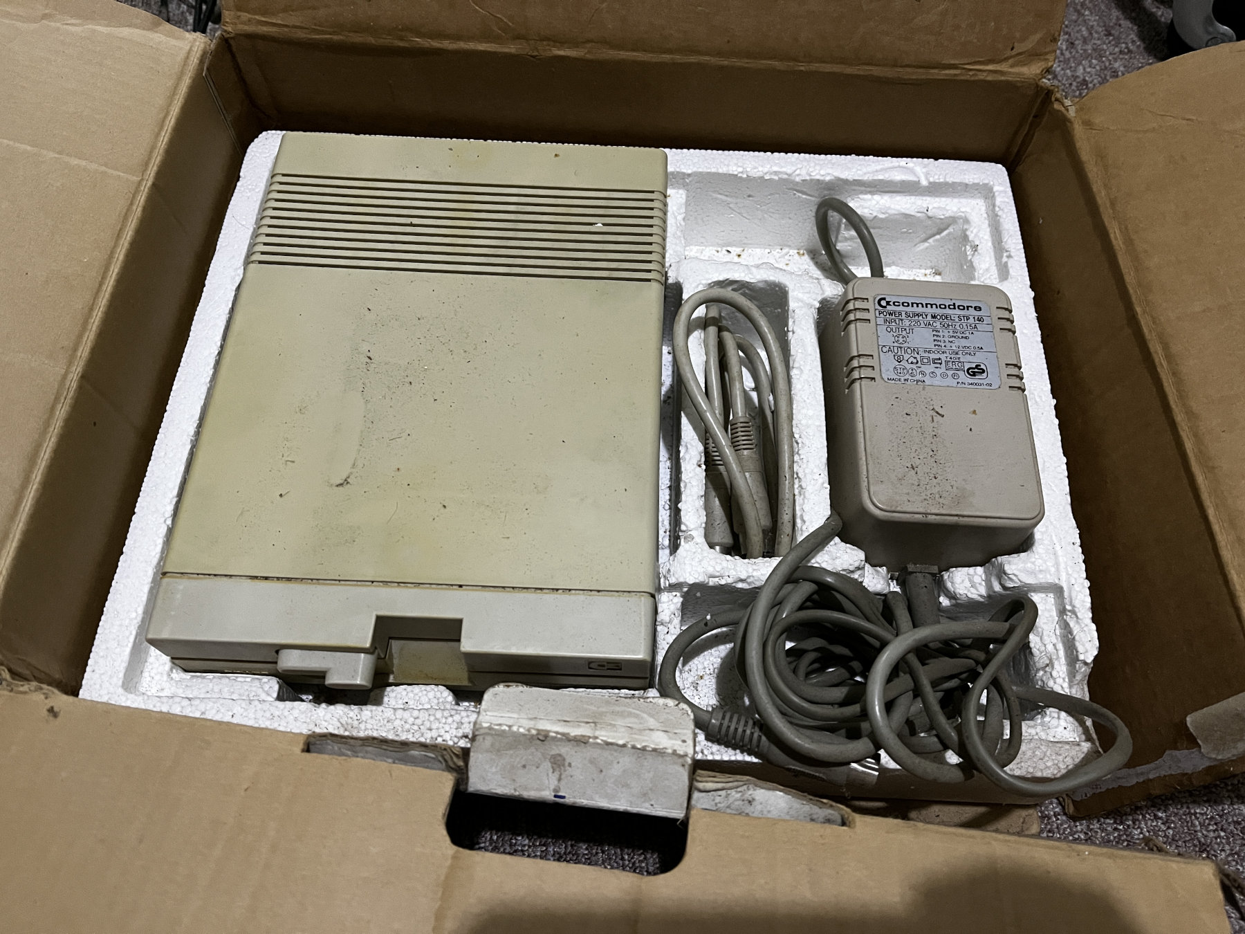 Balení mechaniky 1541 v původním stavu.