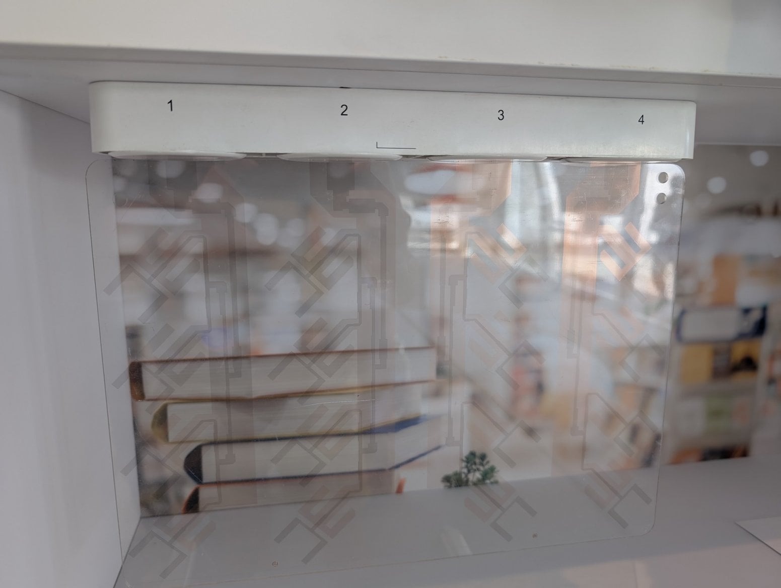 Průhledná mobilní anténa od Huawei