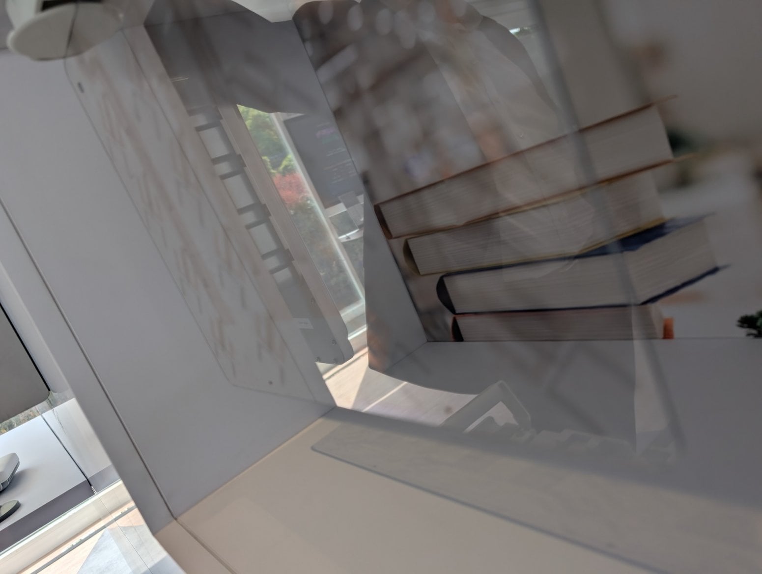 Průhledná mobilní anténa od Huawei