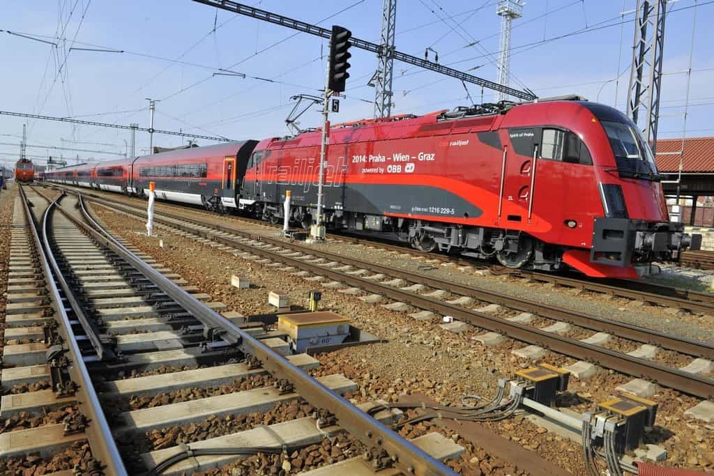 2013-03-prvnc3ad-cesta-vlaku-railjet-5.jpg