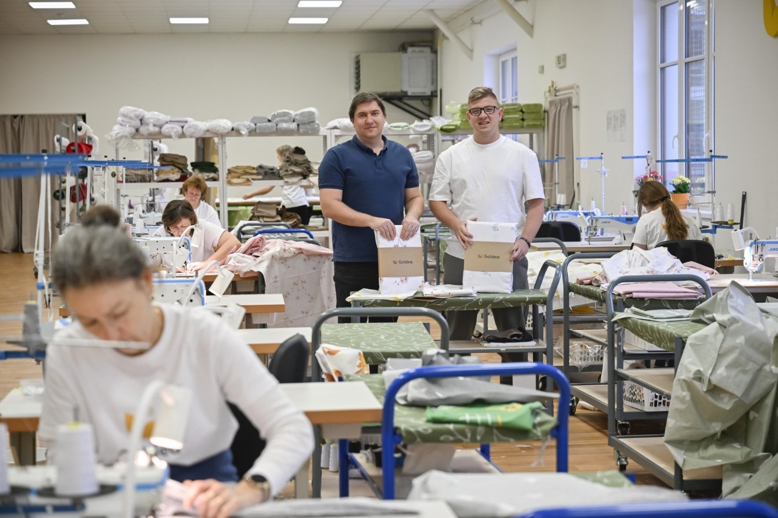 Zakladatelé společnosti Goldea Michal Kempa a Ondřej Boček v dílně