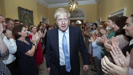 Náhledový obrázek - Rebelujícím konzervativním poslancům hrozí kvůli brexitu vyloučení ze strany