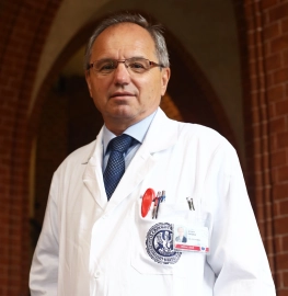 Porodník Antonín Pařízek