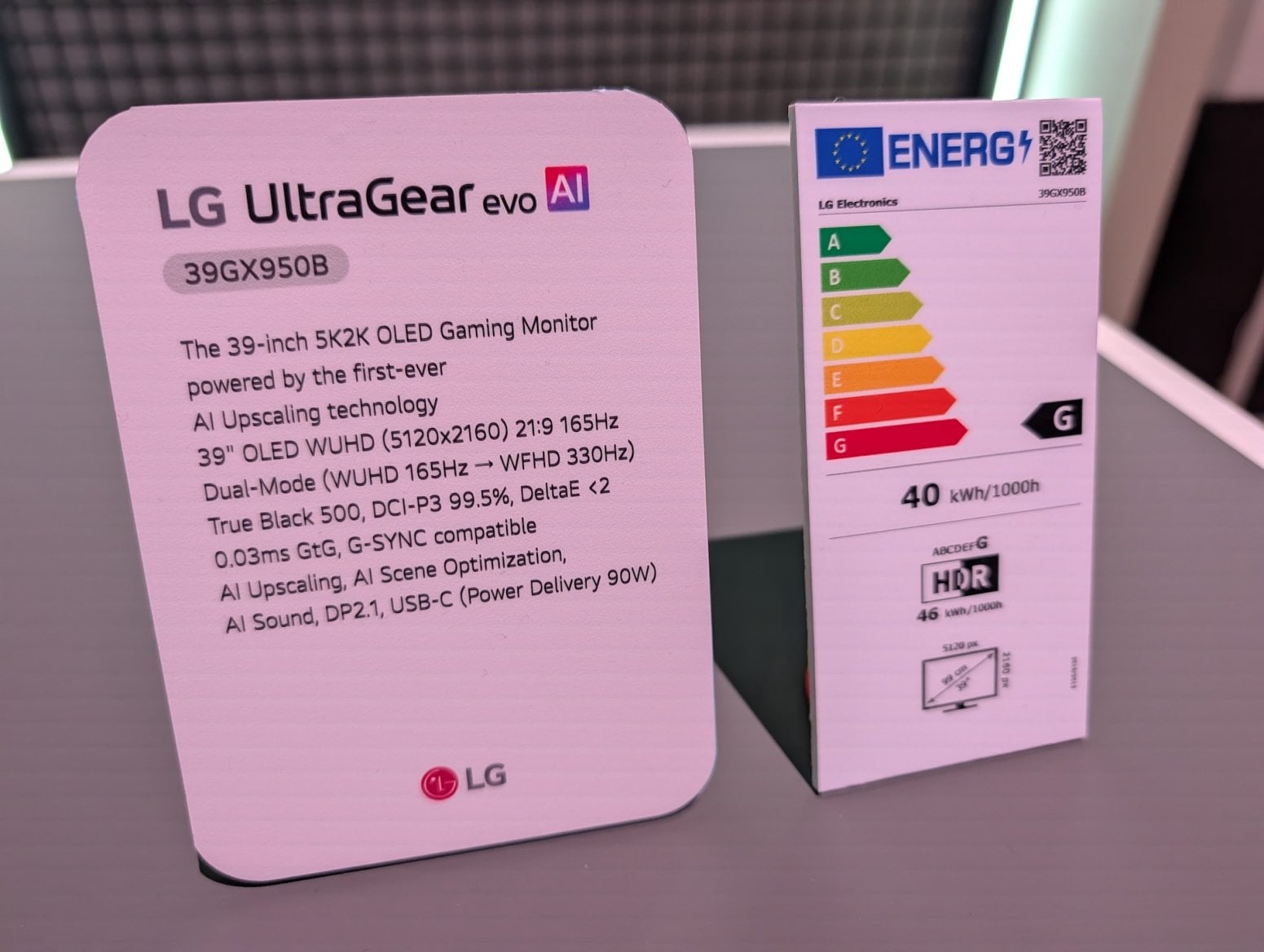 Ultra wide 5K monitor LG 39GX950B