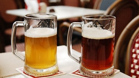 Náhledový obrázek - Češi ztratili kvůli koronaviru chuť i na pivo. Jeho spotřeba vloni poprvé po 60 let poklesla, ukázaly statistiky