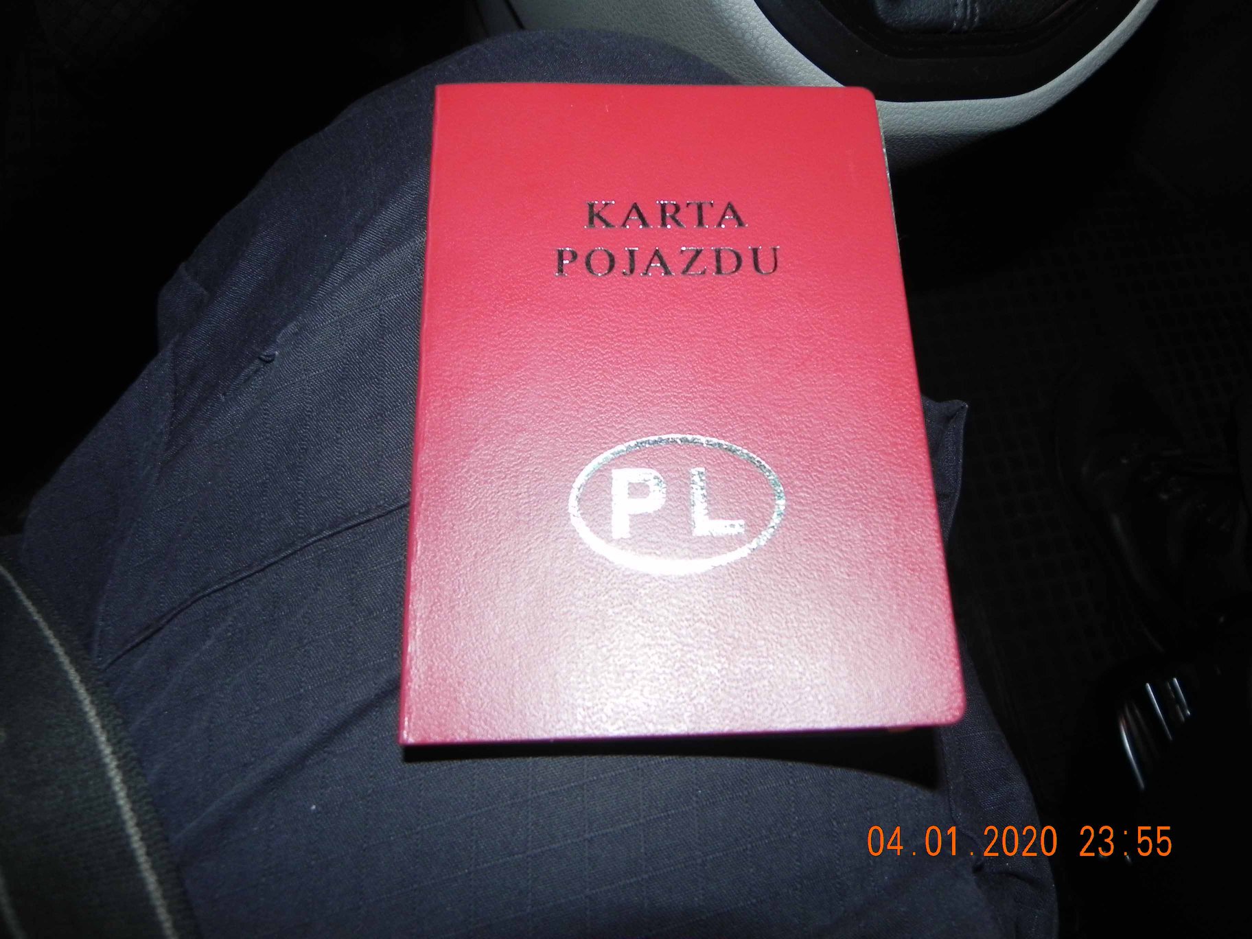 Nelegální podnikání v taxislužbě prostřednictvím aplikace Bolt. Vůz "taxislužby" byl registrovaný v Polsku. (4. 1. 2020)