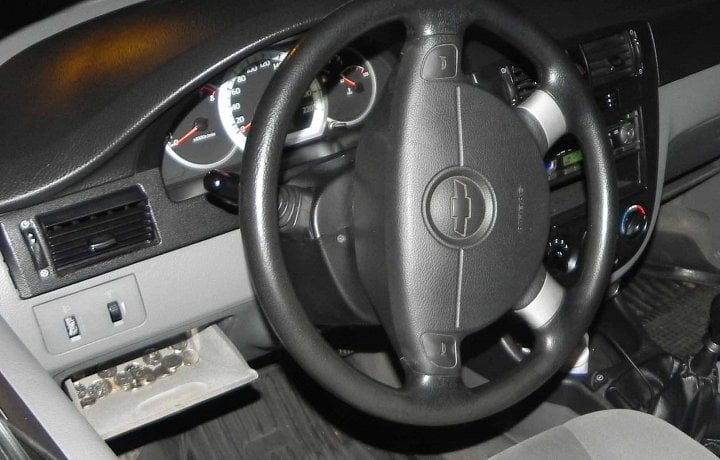 Nelegální podnikání v taxislužbě prostřednictvím aplikace Bolt. Auto bylo registrované v Polsku. (4. 1. 2020)
