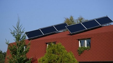 Náhledový obrázek - Na sestupné spirále. Američtí energetici vytáhli proti domácím solárním elektrárnám