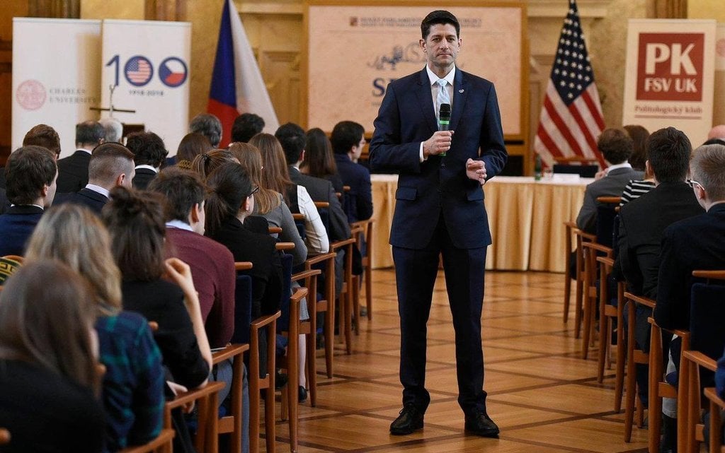 2016-05-paul-ryan-v-c48desku-3.jpg