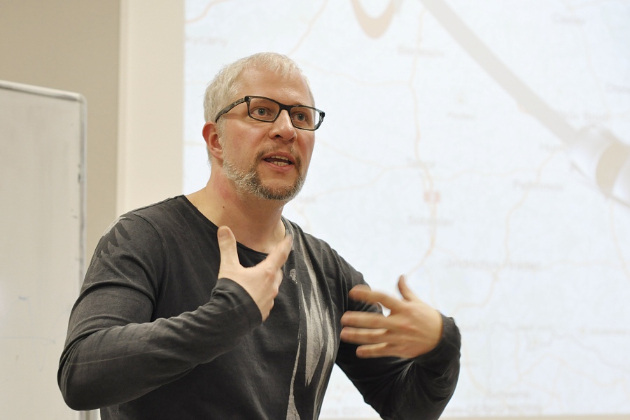 Karel Novotný přednáší