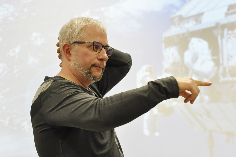 Karel Novotný přednáší