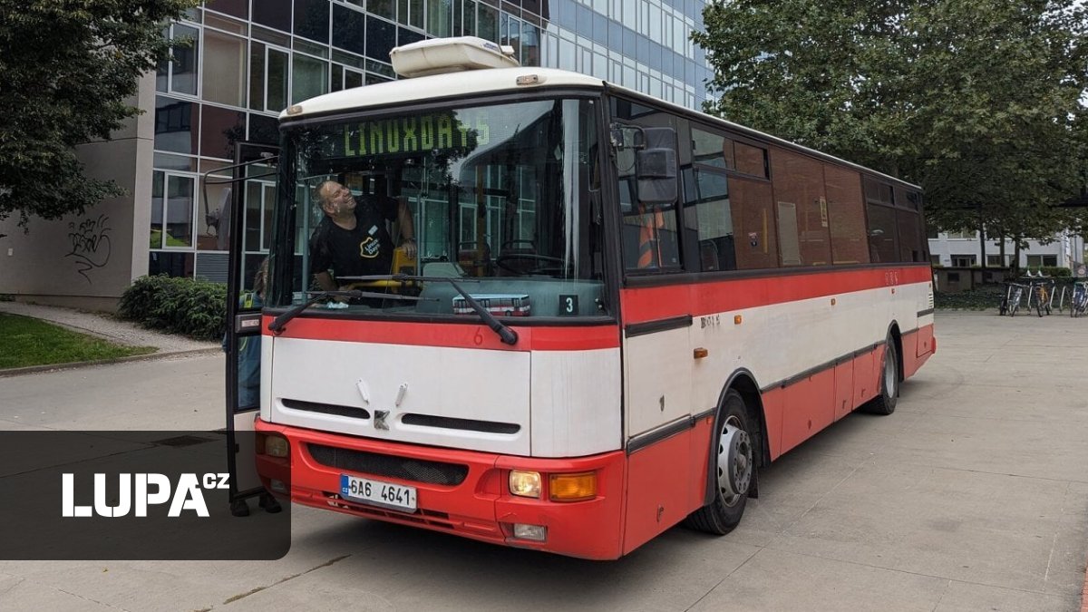 Jak se programuje autobus, návrat k dial-upu a další. Přednášky z LinuxDays jsou zdarma online