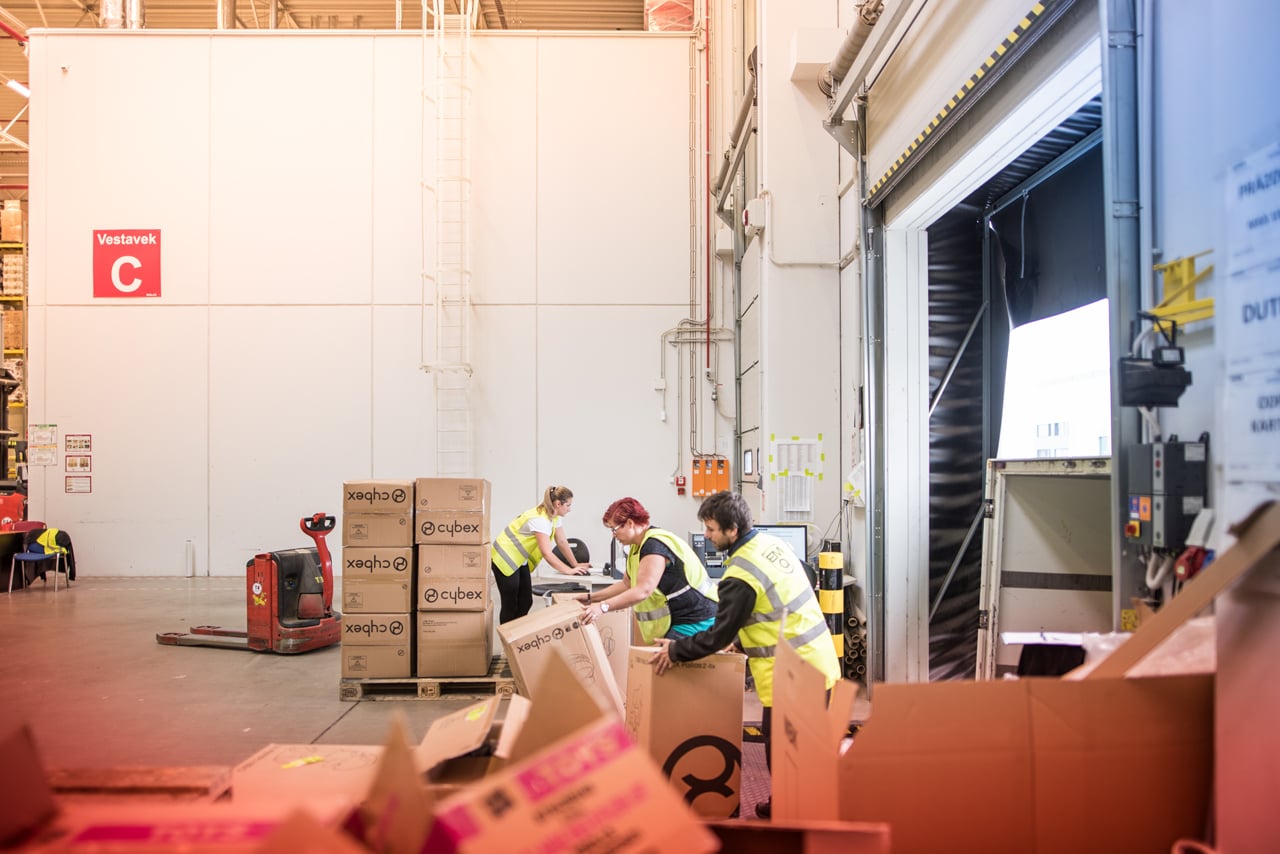 Logistické centrum Mall.cz v Jirnech u Parhy