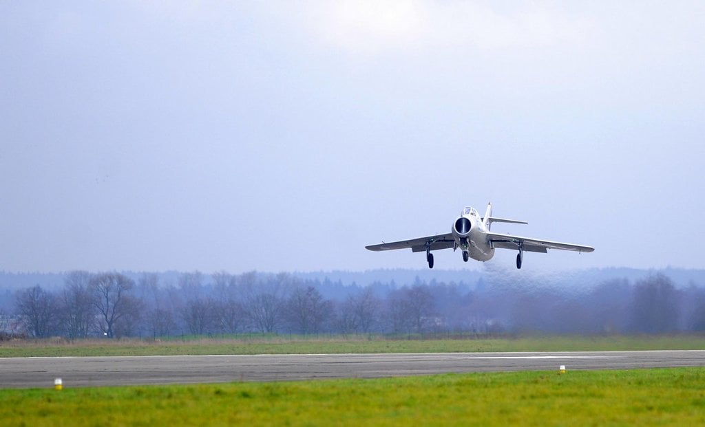 2018-08-na-c48deskc3a9-nebe-se-po-58-letech-vrc3a1til-mig-15-3.j