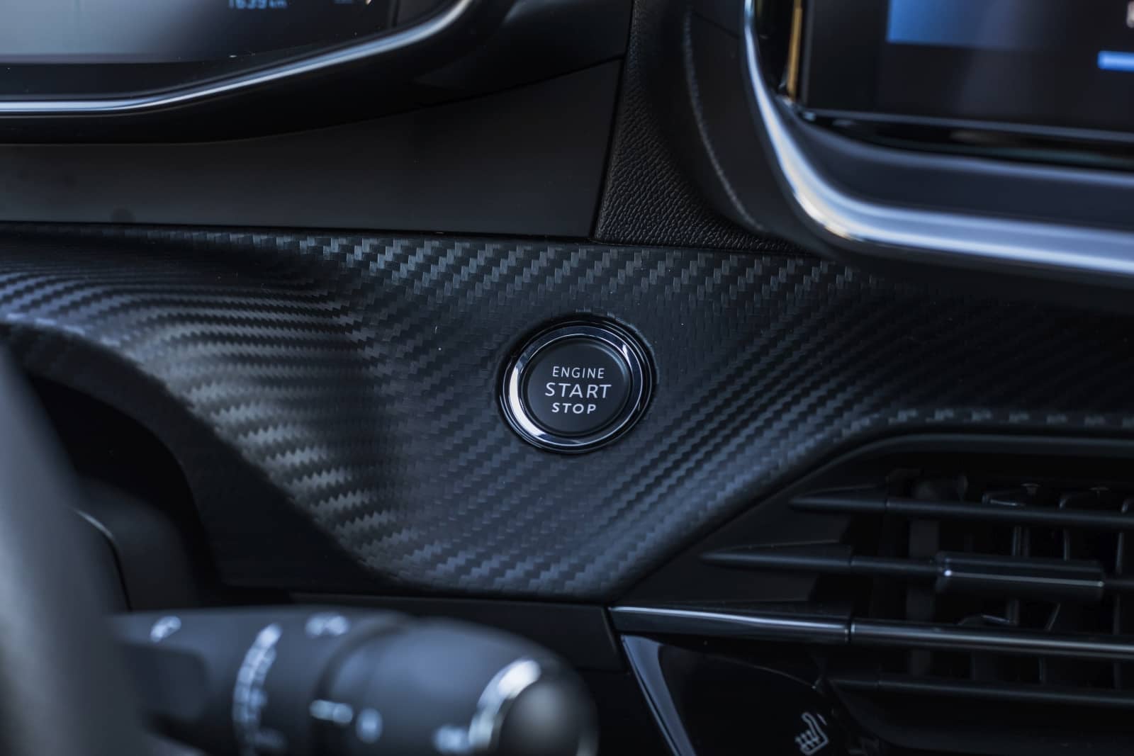 2020-01-Peugeot208080.jpg