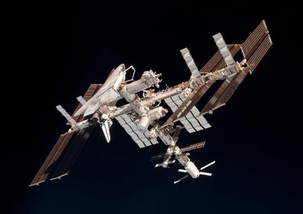 2010-12-endeavour-iss-5.jpg