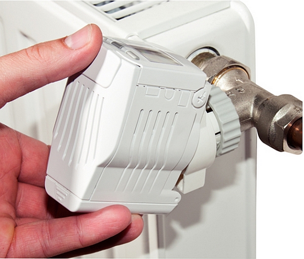 Elektrobock HD13-L - chytrá hlavice k radiátoru