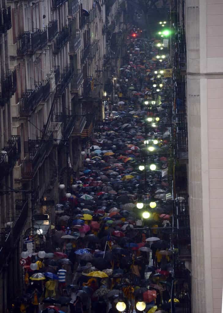 2013-06-katalc3a1nci-v-zc3a1c599c3ad-demonstrovali-za-nezc3a1vis