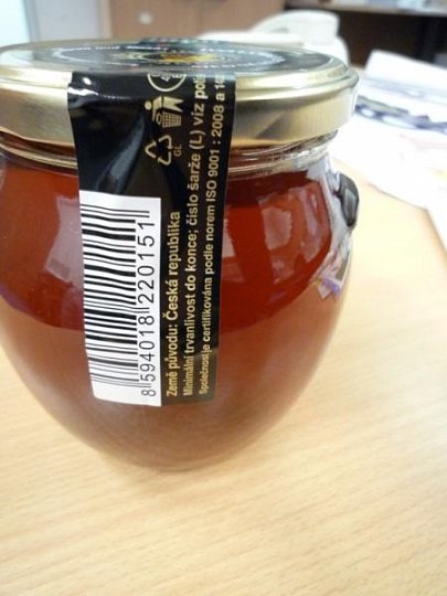 Med obsahoval pylová zrna rostlin, které nerostou v České republice. Nelze jako zemi původu deklarovat Českou republiku. Med nevyhověl při senzorickém hodnocení chuti. Výrobce: Product Bohemia s.r.o., Nová Ves u Chotěboře