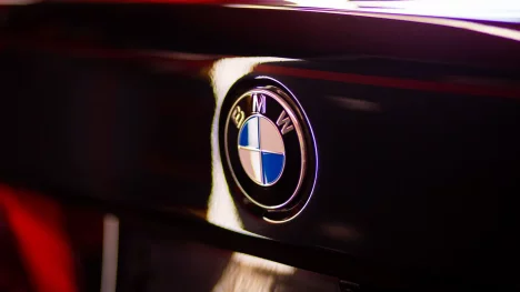 Náhledový obrázek - Automobilka BMW v červenci překonala Teslu a poprvé v historii prodala na evropském trhu nejvíce elektrických vozidel