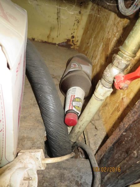 Roman Šilhavý, Zámecká Hospoda, Horka. Zjištěné skutečnosti: Výskyt myšího trusu, výskyt plísní na provozovně, výrazně zanedbaný úklid, hromadění odpadů, nečistoty na podlaze, na regálech či zařízeních, poškození stěn