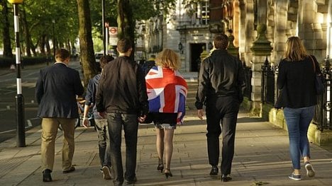 Náhledový obrázek - Při tvrdém brexitu budou mít Britové v Česku stejná práva jako občané EU