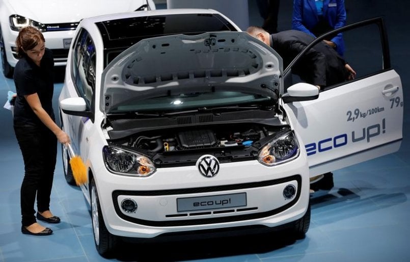 2016-02-co-se-vystavuje-na-65-autosalonu-v-franfurktu-nad-mohane