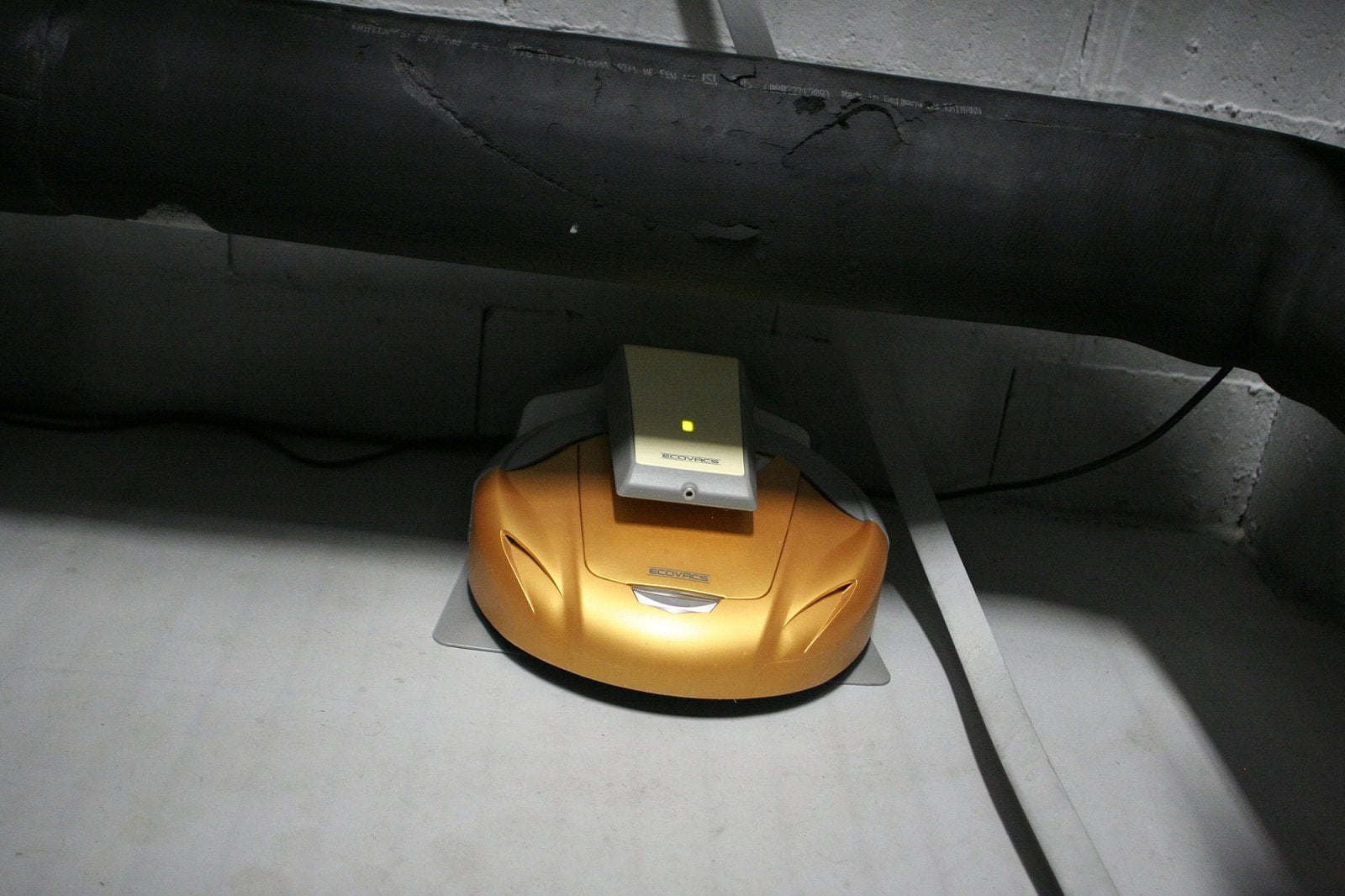 Vysavač pod datovým sálem.