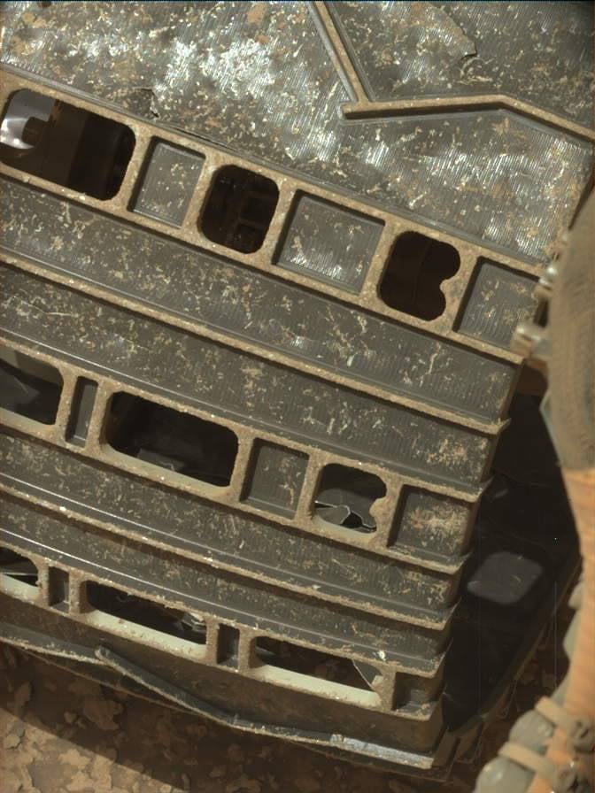 Poškození kol roveru Curiosity