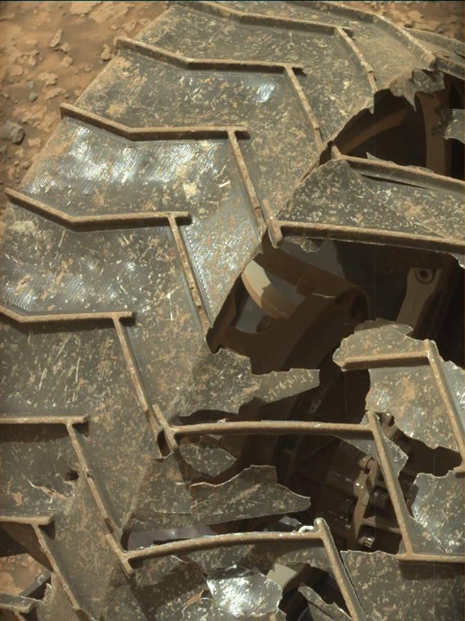 Poškození kol roveru Curiosity