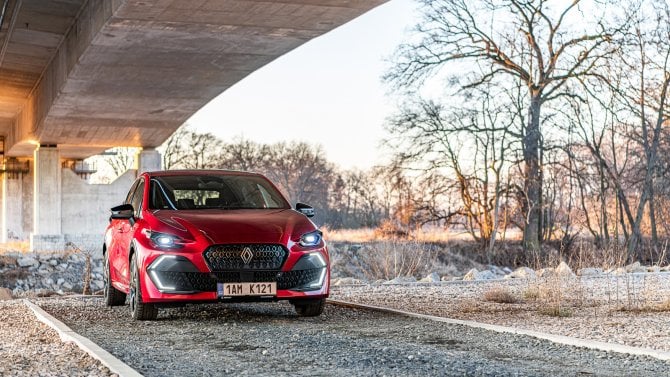 Na český trh dorazilo nové Clio. Je větší, modernější a nabídne LPG i skvělý hybrid