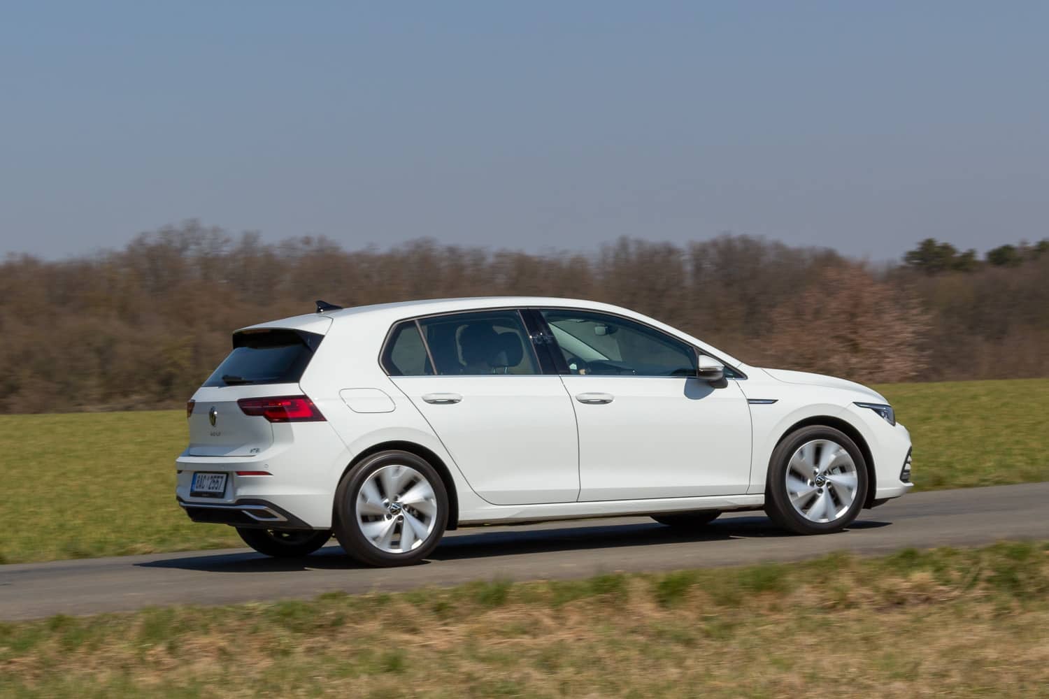 2020-04-Volkswagen-Golf-1.5-eTSI-2020-17.jpg