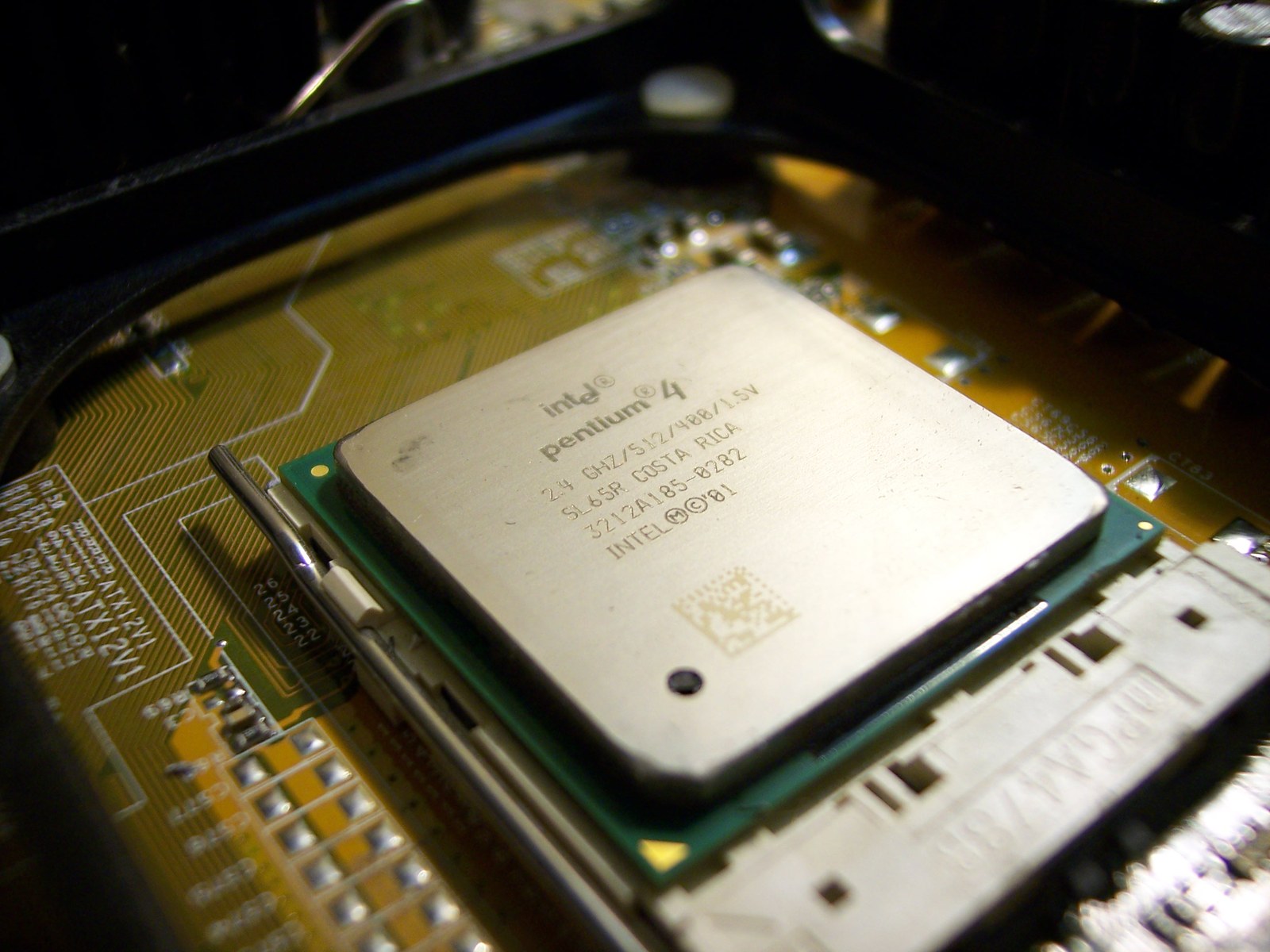 Pentium 4 sázelo na vysoké takty, samotná frekvence ale nebyla zárukou úměrně vyššího výkonu