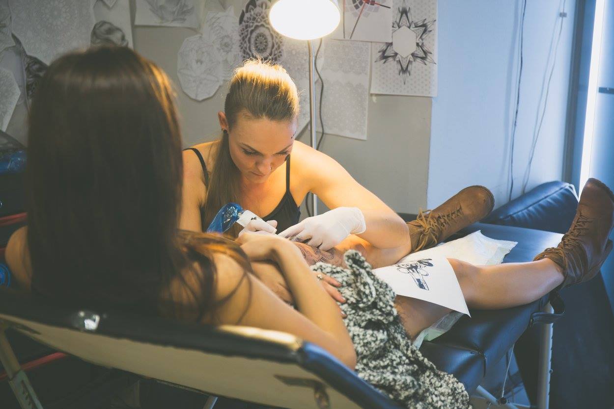 Práce tatérů salonu Inkoust Tattoo.