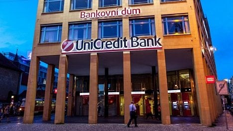 Náhledový obrázek - České a slovenské UniCredit Bank stoupl v pololetí zisk o pětinu