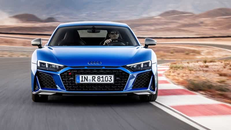 Audi R8 dostalo v rámci faceliftu ostřejší vzhled, filtr pevných částic a více výkonu