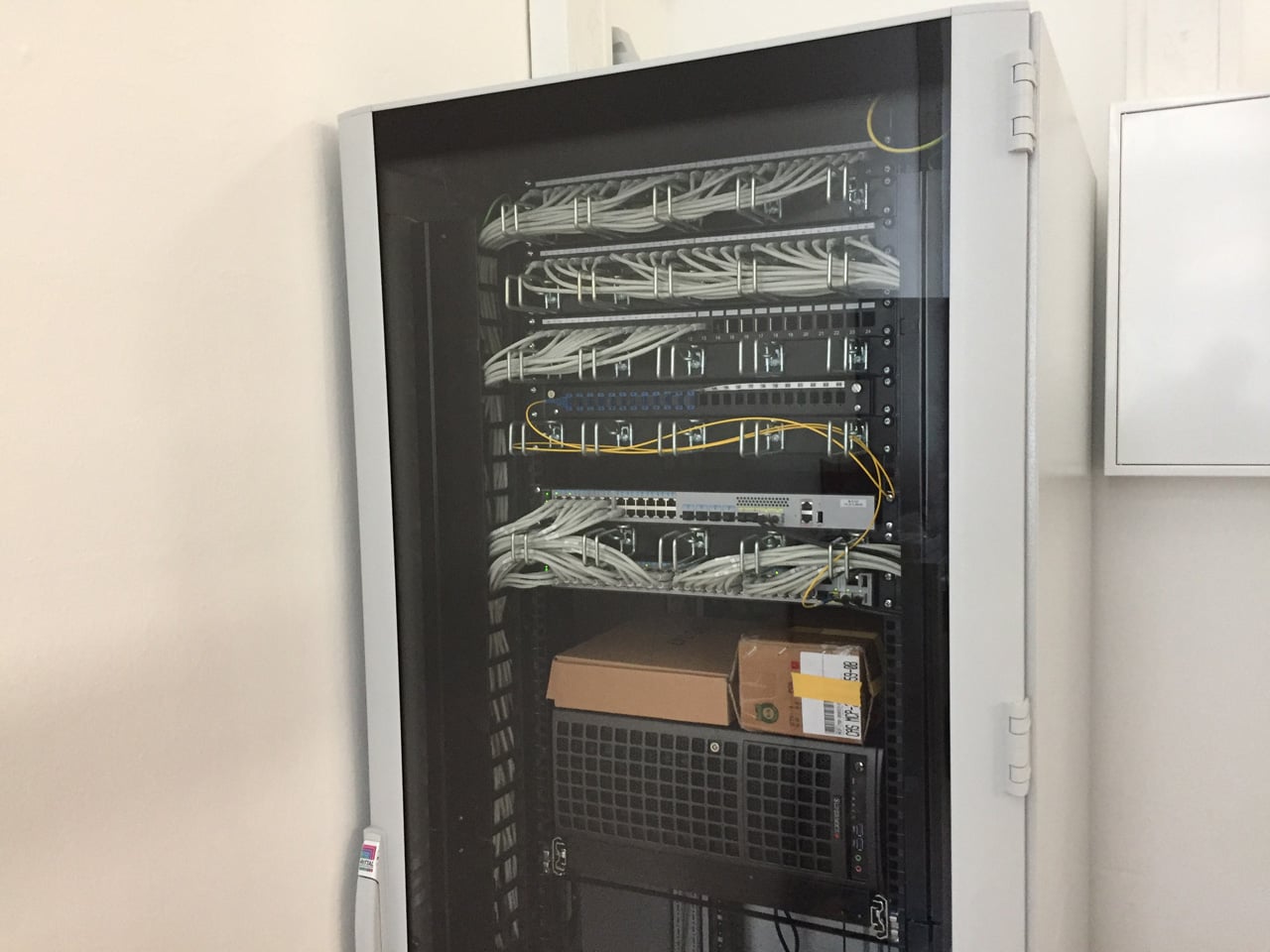 Boardmobile, robo ruka a další ze Smíchovské průmyslovky